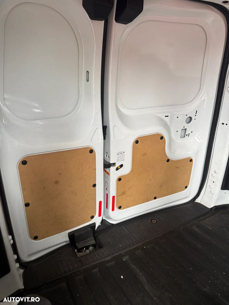 Ford Transit Courier 1.5 TDCi - 9