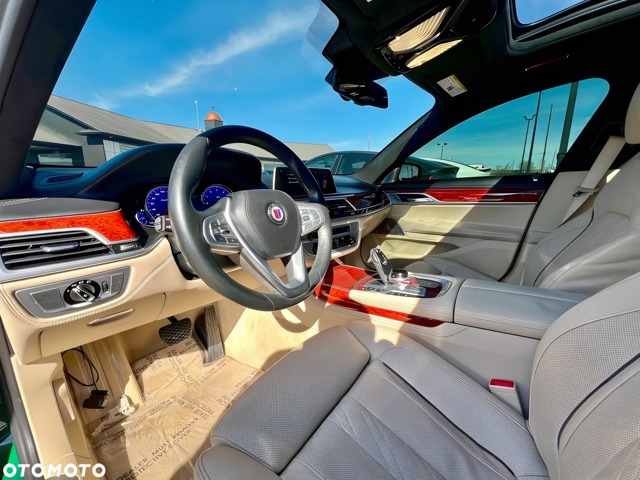 BMW Seria 7 750i xDrive - 9