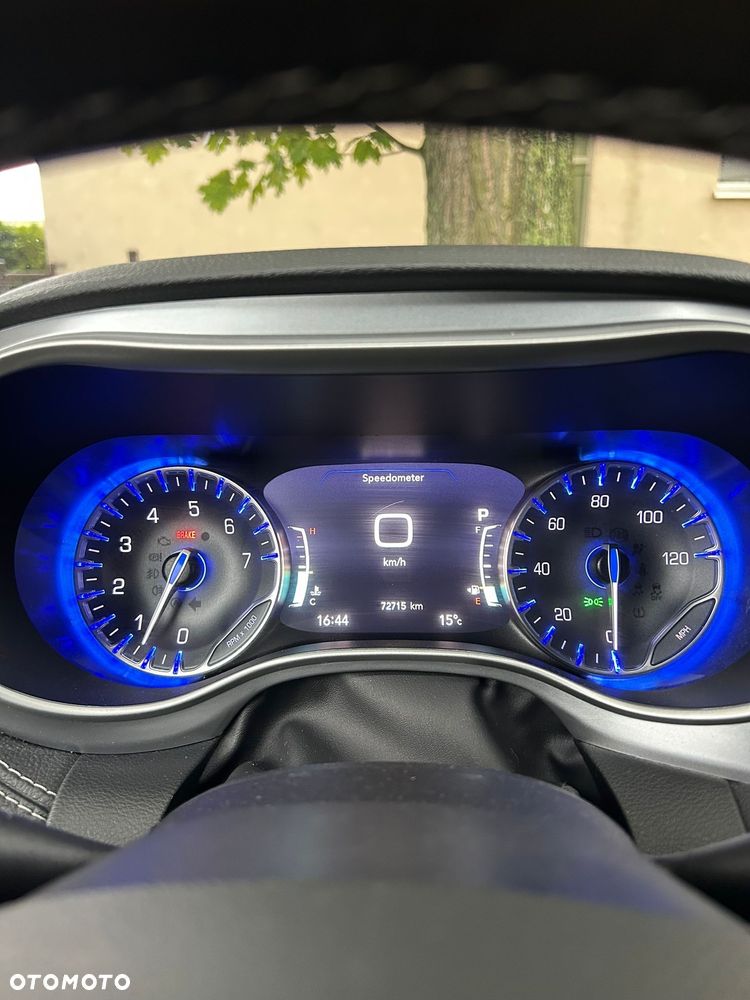 Chrysler Pacifica - 11