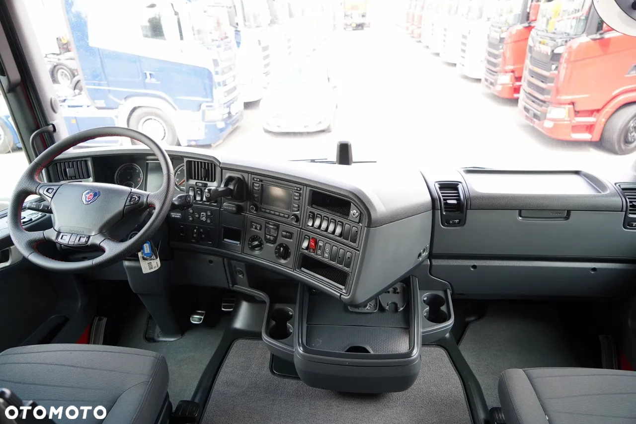Scania R 580 / V8 / 6x4 / DMC: 150.000 KG / RETARDER / KLIMA POSTOJOWA   / PEŁNY ADR  / 3 OSIOWY CIĄGNIK SIODŁOWY / SPROWADZONY - 30