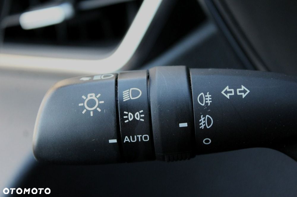 Toyota Corolla 1.8 Hybrid Comfort - 24