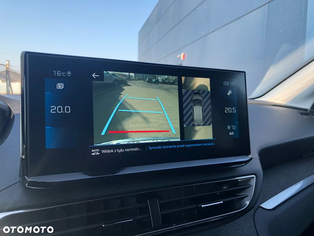 Peugeot 3008 1.2 PureTech Allure S&S EAT8 - 22