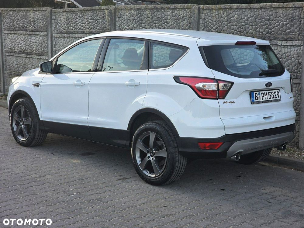 Ford Kuga 1.5 EcoBoost 2x4 Trend - 6