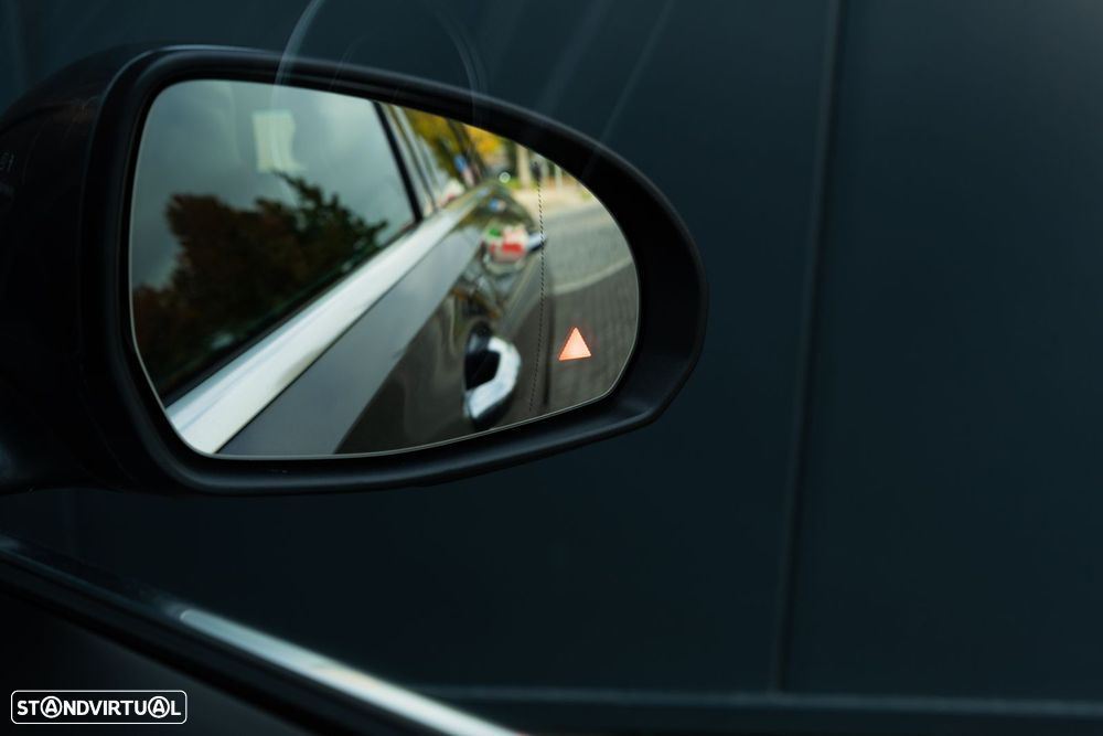 Mercedes-Benz C 300 e AMG Line - 32