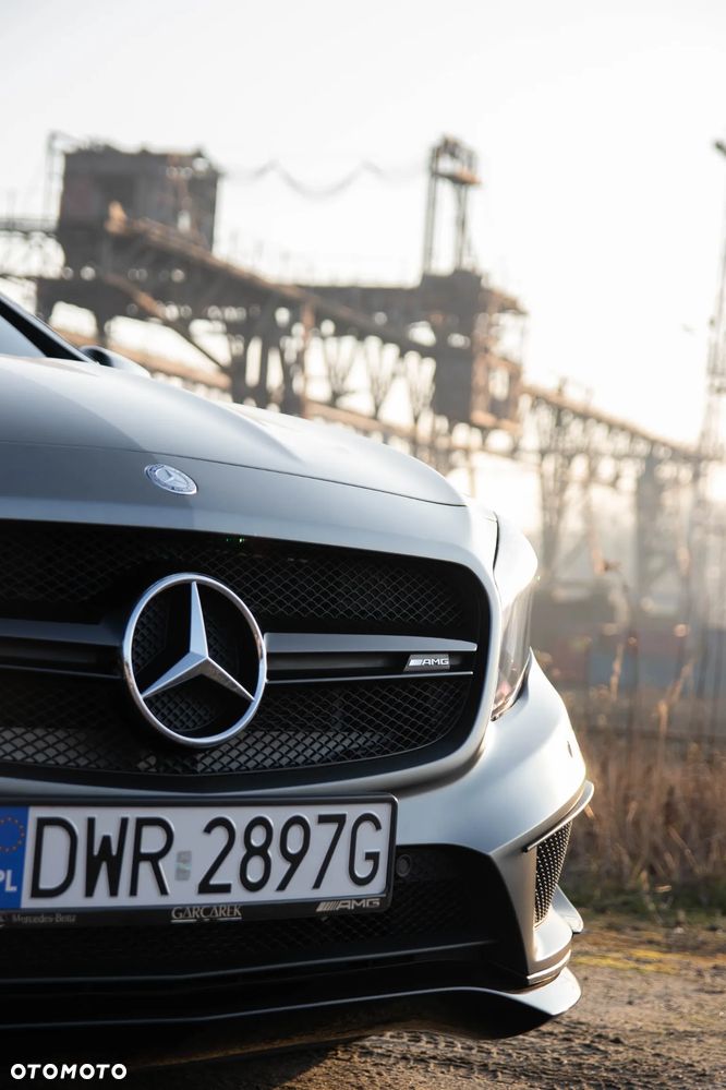 Mercedes-Benz GLA - 15