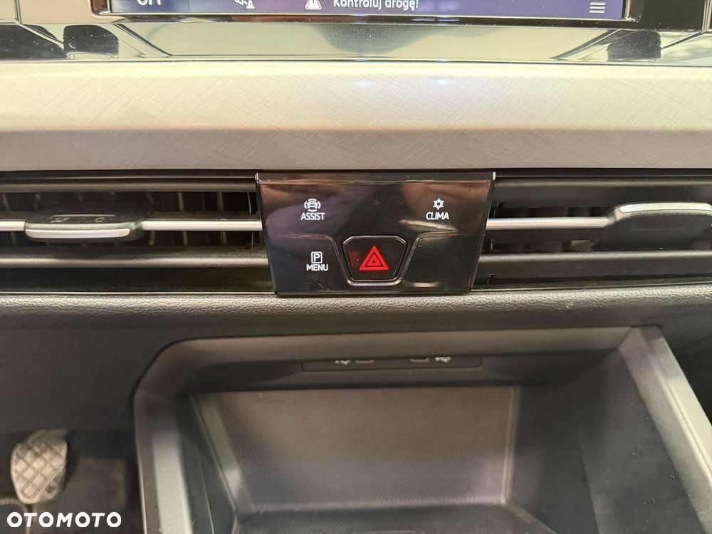 Volkswagen Golf - 22