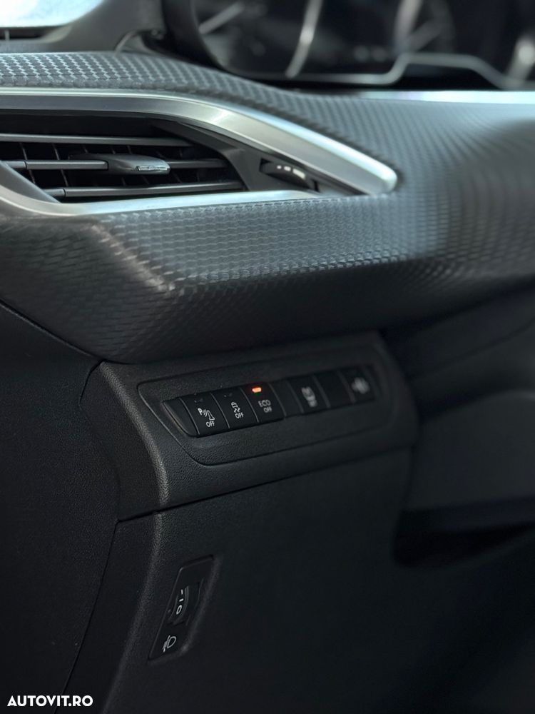 Peugeot 2008 PureTech 82 Allure - 11