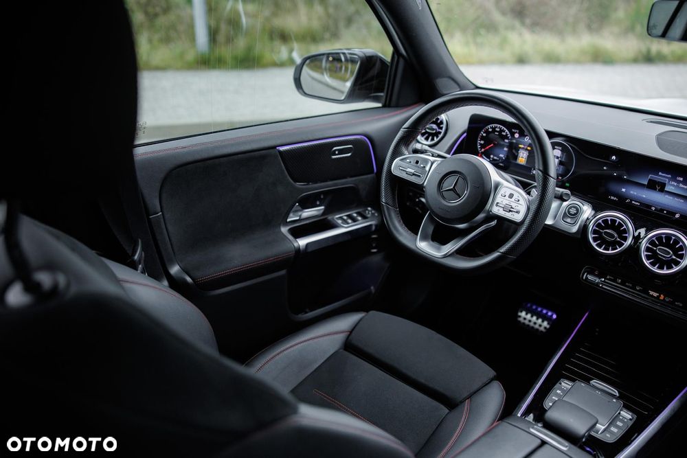 Mercedes-Benz GLB 200 4-Matic AMG Line 8G-DCT - 13