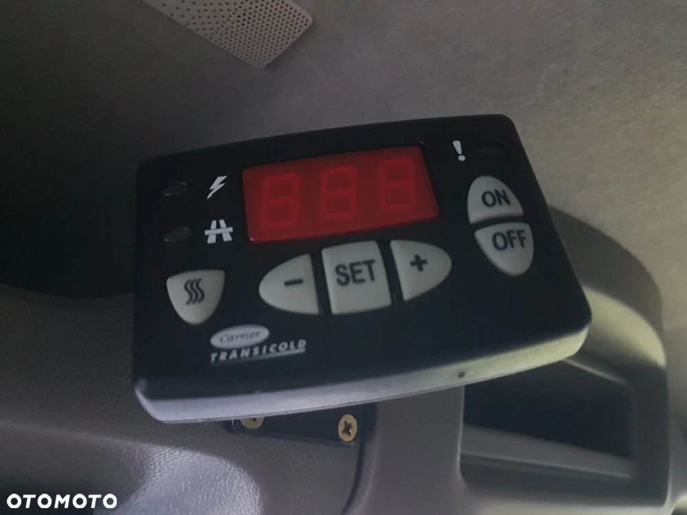 Renault MASTER 8EP CHŁODNIA AGREGAT CARRIER VIENTO 350 FUNKCJA GRZANIA IZOTERMA 4,26x2,16x2,01 KLIMA - 26