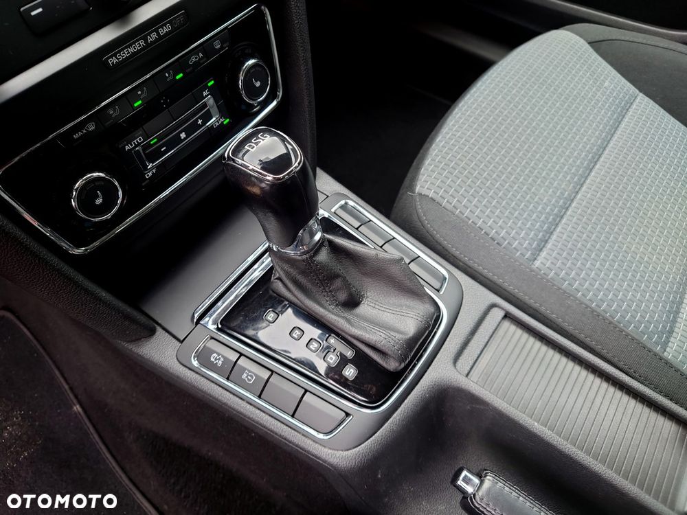 Skoda Superb 2.0 TDI Elegance DSG - 17