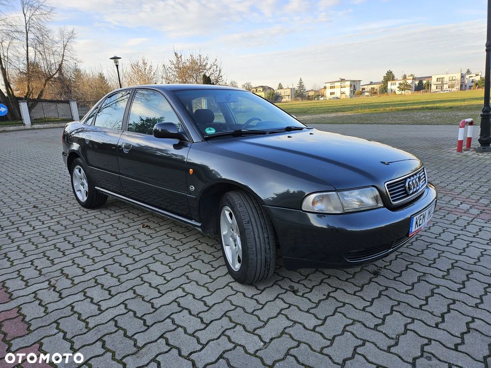 Audi A4 Limousine 2.6 - 4
