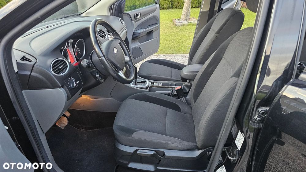 Ford Focus 2.0 TDCi DPF Ghia - 9