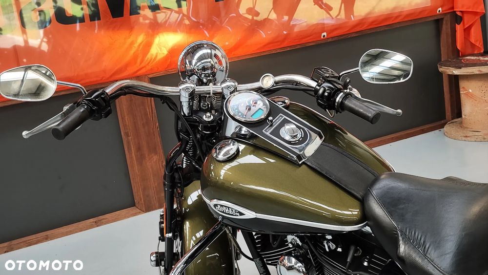 Harley-Davidson Softail Springer Classic - 33