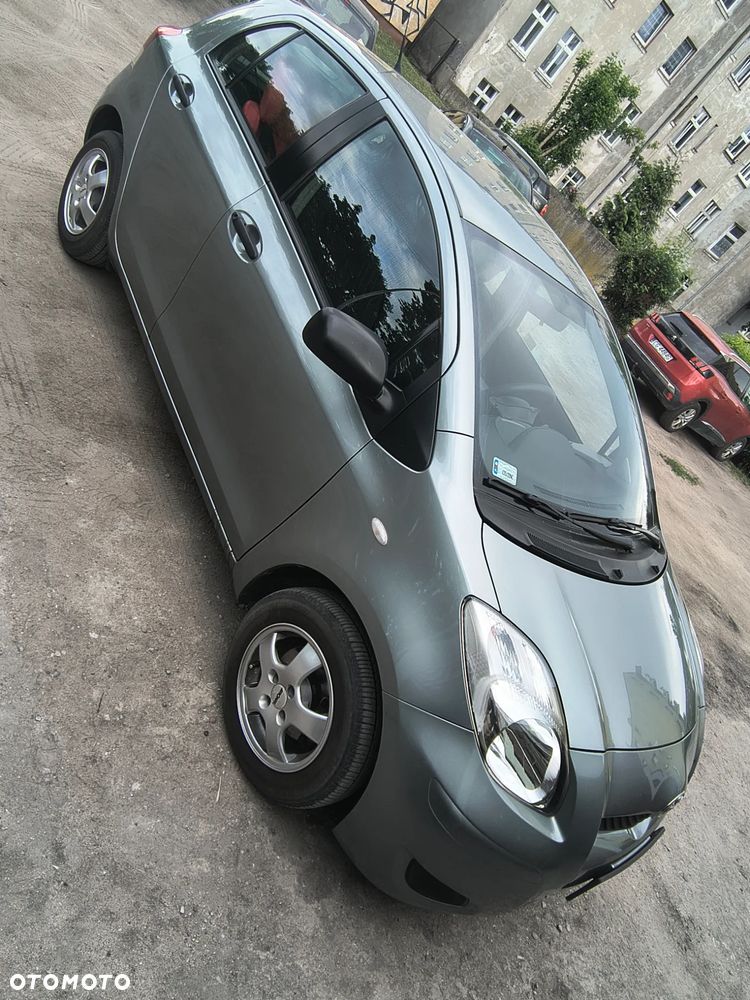 Toyota Yaris 1.0 Terra Start - 1
