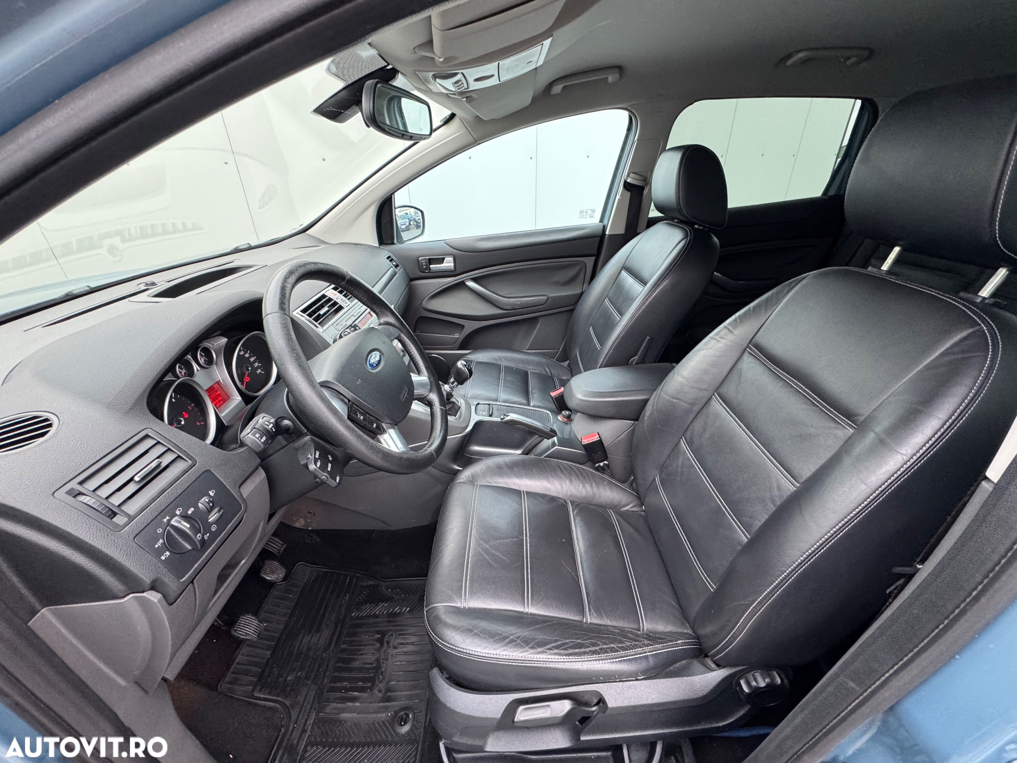 Ford Kuga 2.0 TDCi 2x4 Trend - 6
