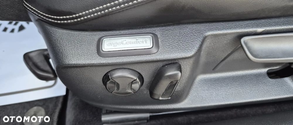 Volkswagen Passat - 32