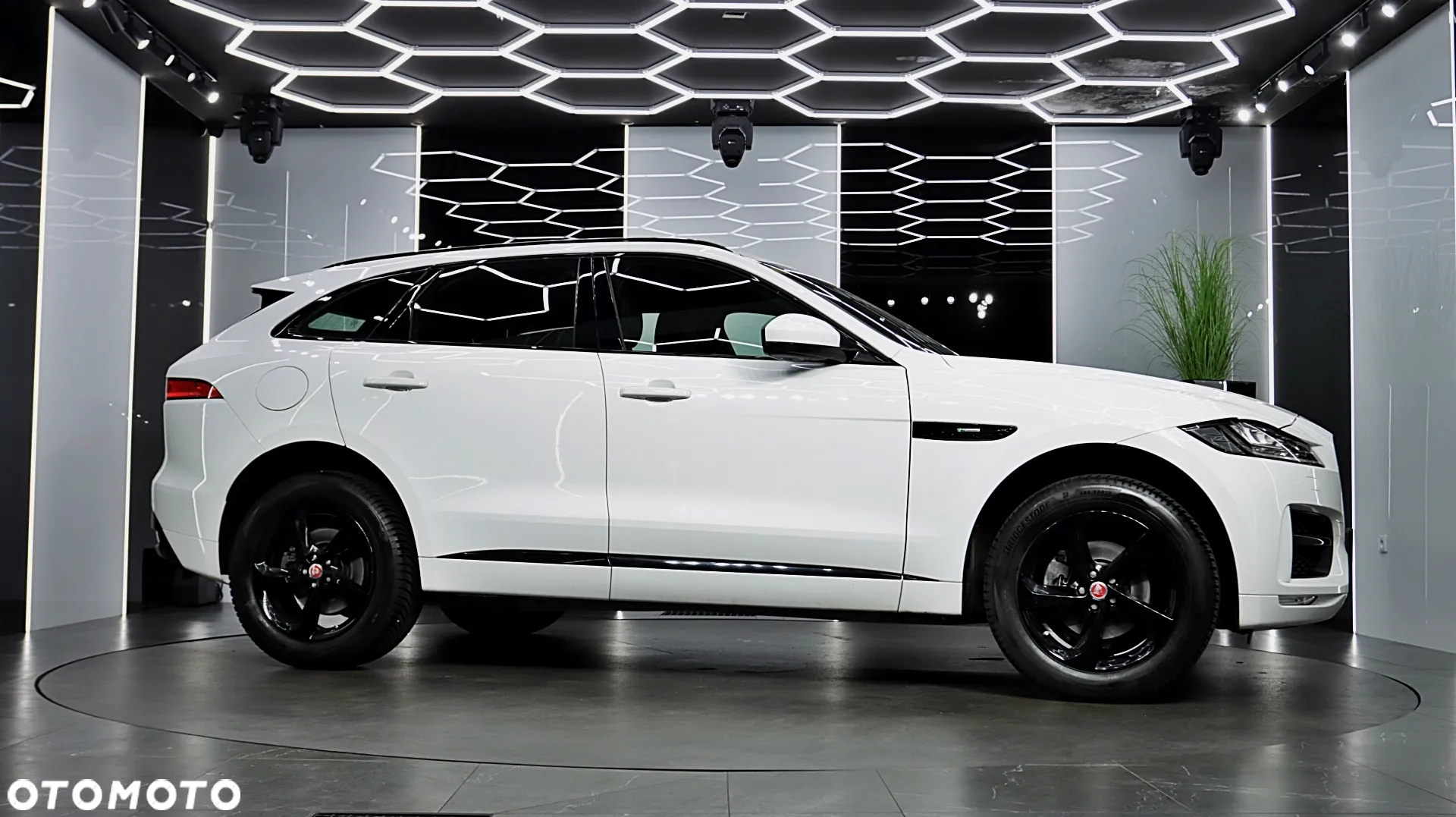 Jaguar F-Pace 20d AWD R-Sport - 13