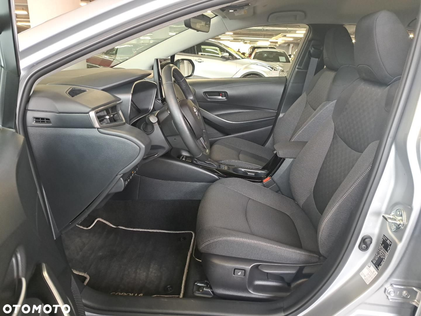Toyota Corolla - 10