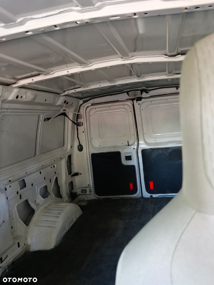 Ford Econoline - 15