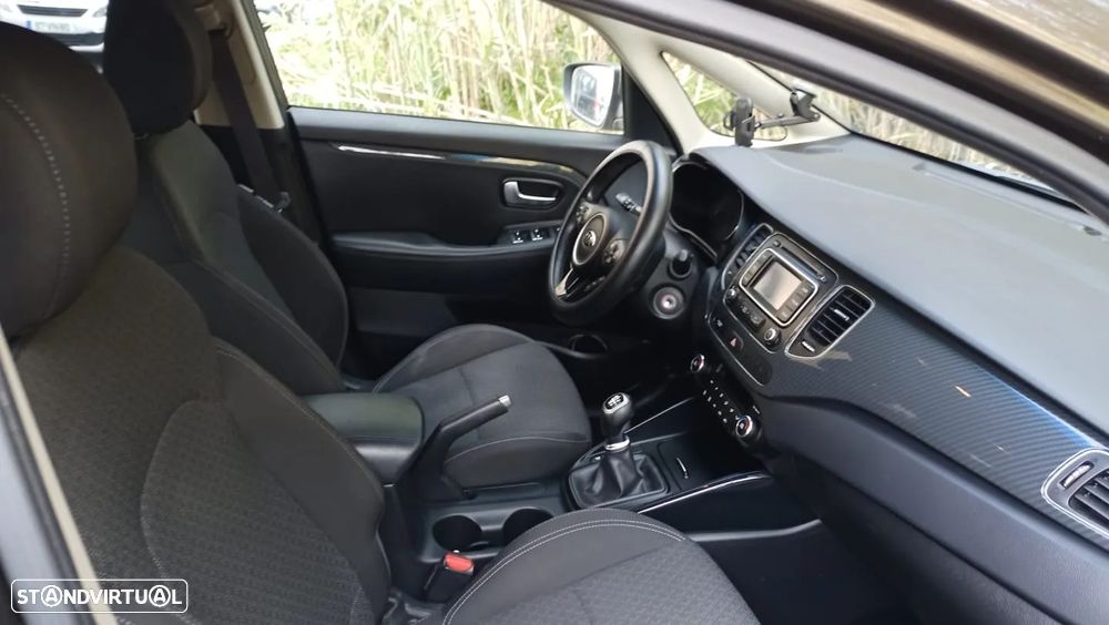Kia Carens 1.7 CRDi ISG EX - 27