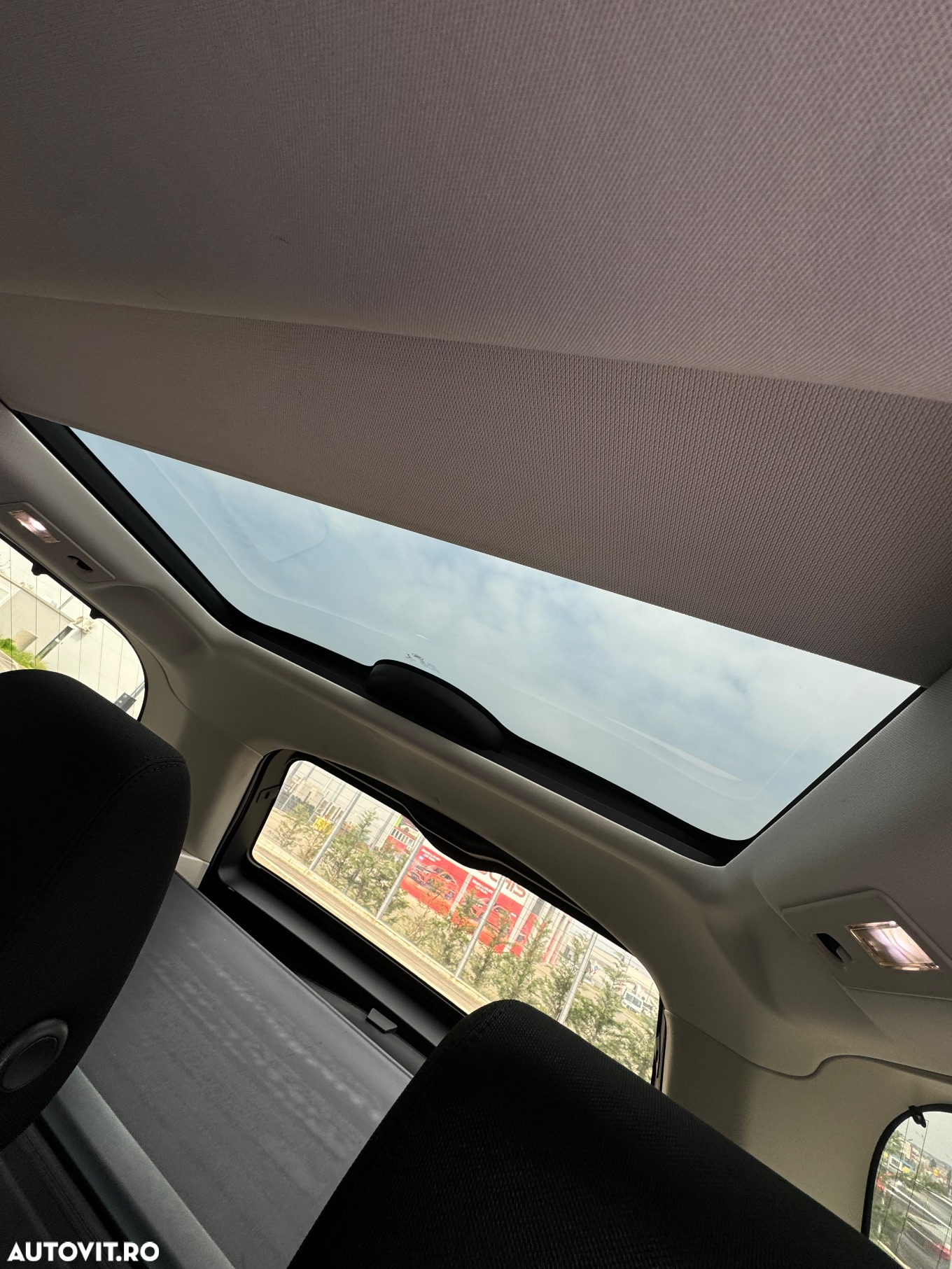 Land Rover Discovery 2.0 L TD4 HSE - 18