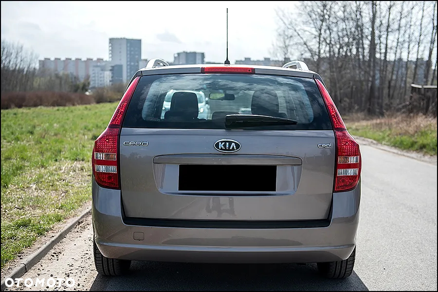 Kia Ceed - 4