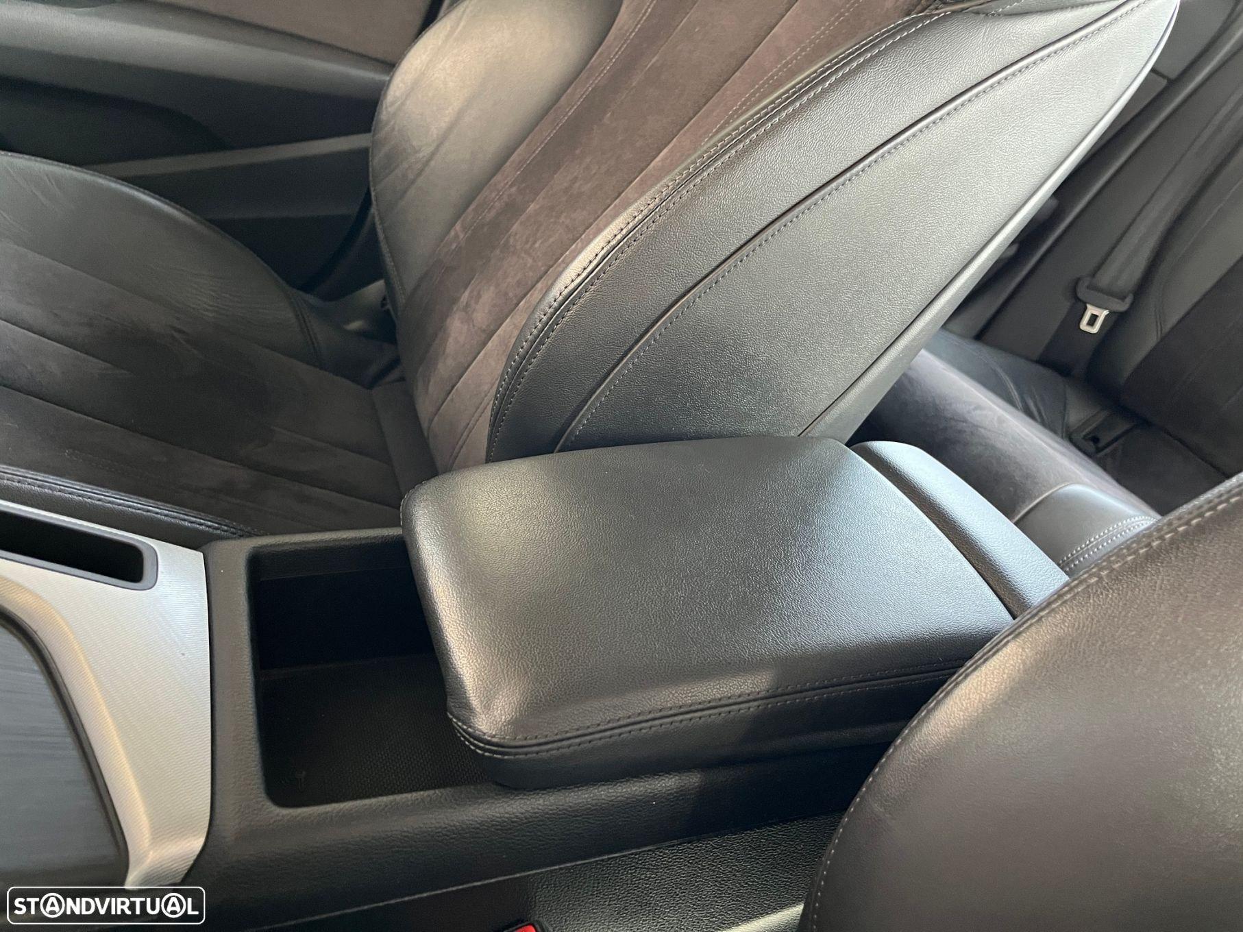 Audi A4 Avant 2.0 TDI S-line - 32