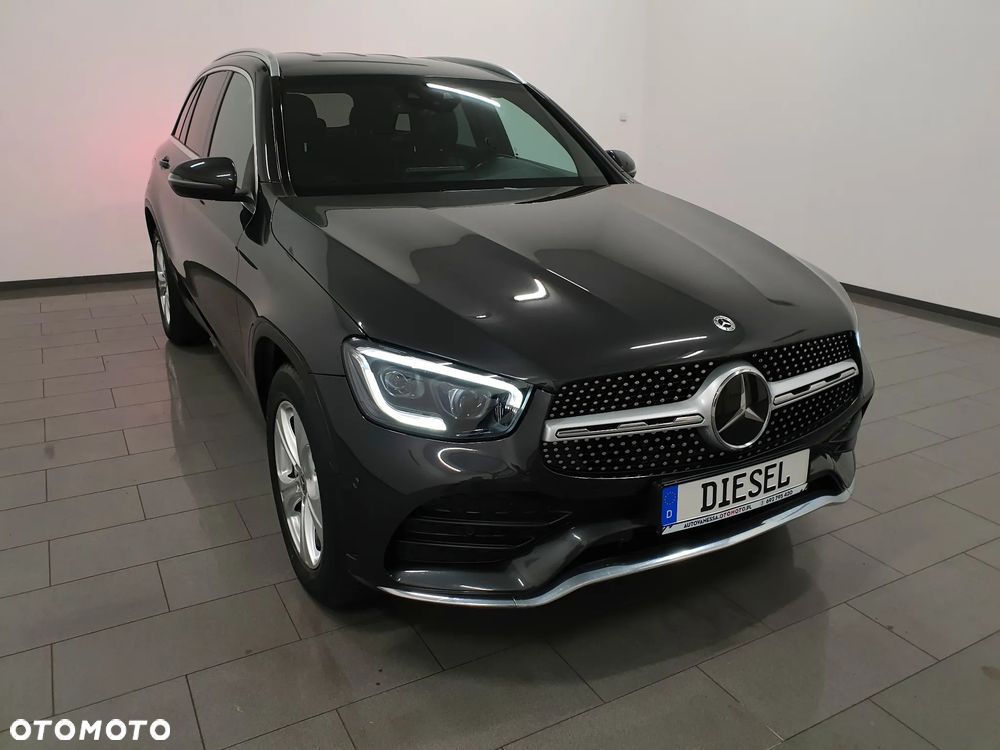 Mercedes-Benz GLC 300 d 4Matic 9G-TRONIC AMG Line Plus - 38