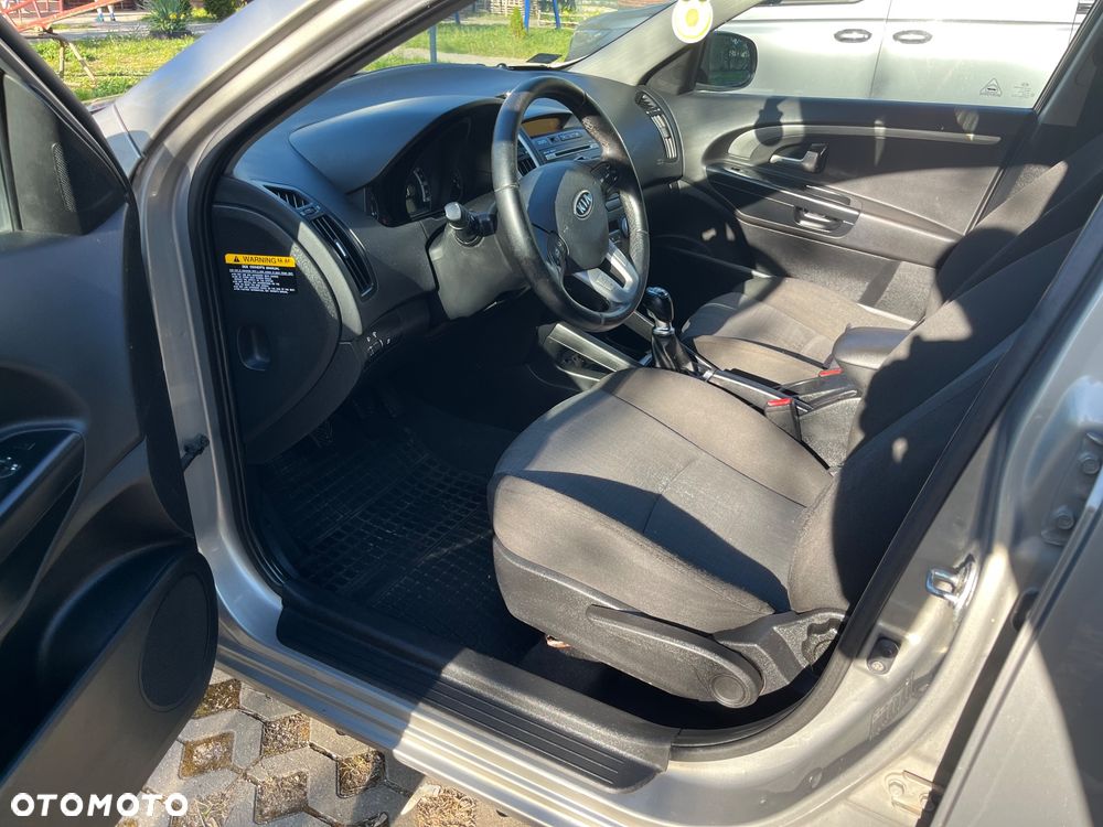Kia Ceed 1.6 Crdi Comfort + - 10