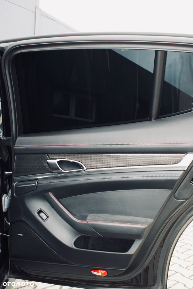 Porsche Panamera GTS - 26