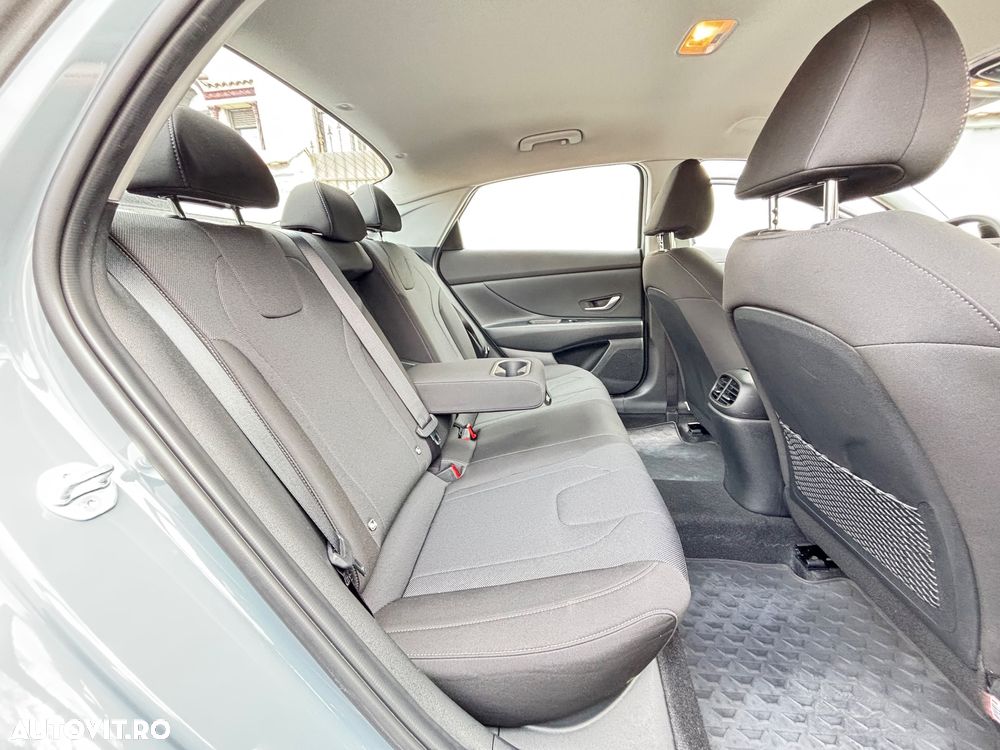 Hyundai Elantra 1.6 l 123 CP CVT Highway - 20