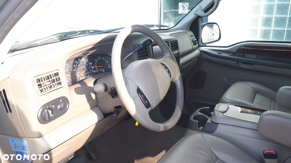 Ford Excursion - 11