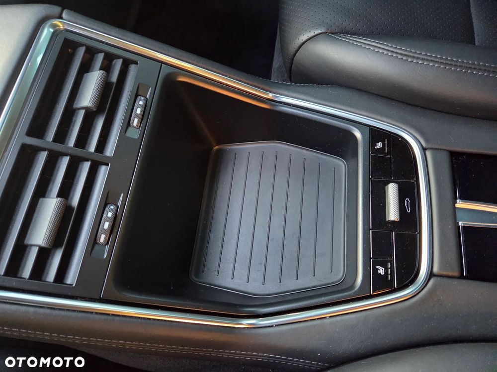 Porsche Panamera 4 - 29