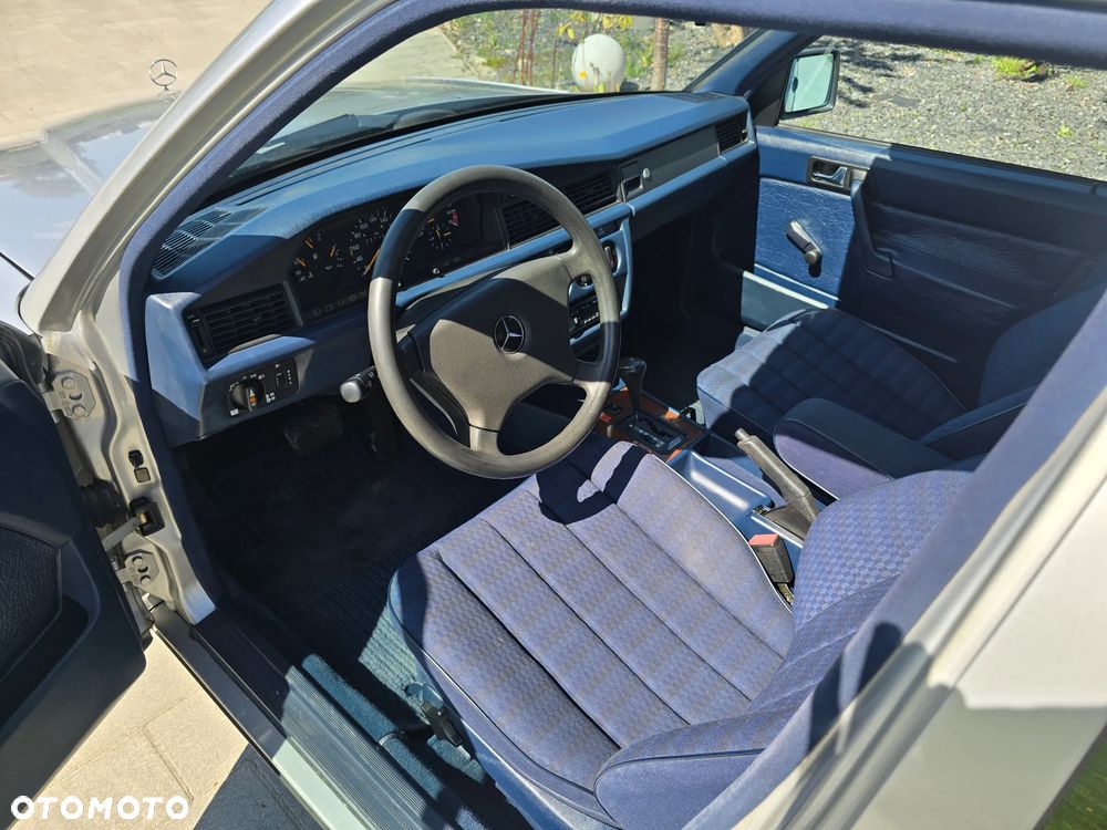 Mercedes-Benz W201 (190) - 15