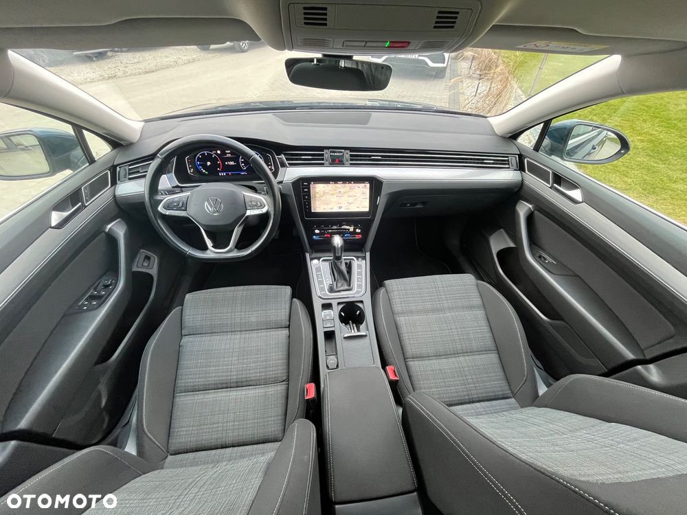 Volkswagen Passat 2.0 TDI SCR DSG Comfortline - 16