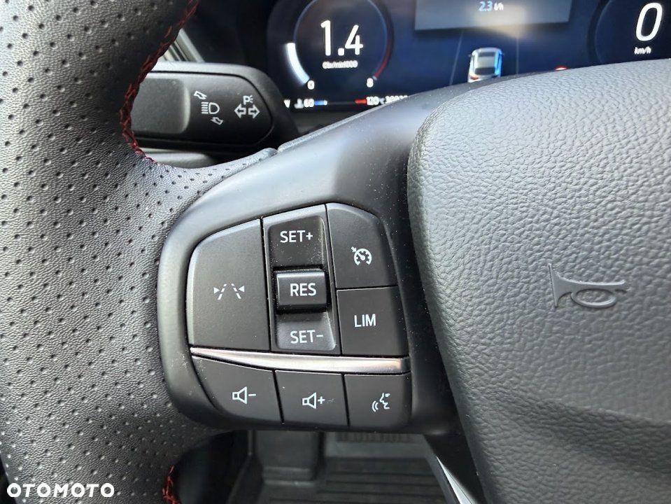 Ford Kuga - 11