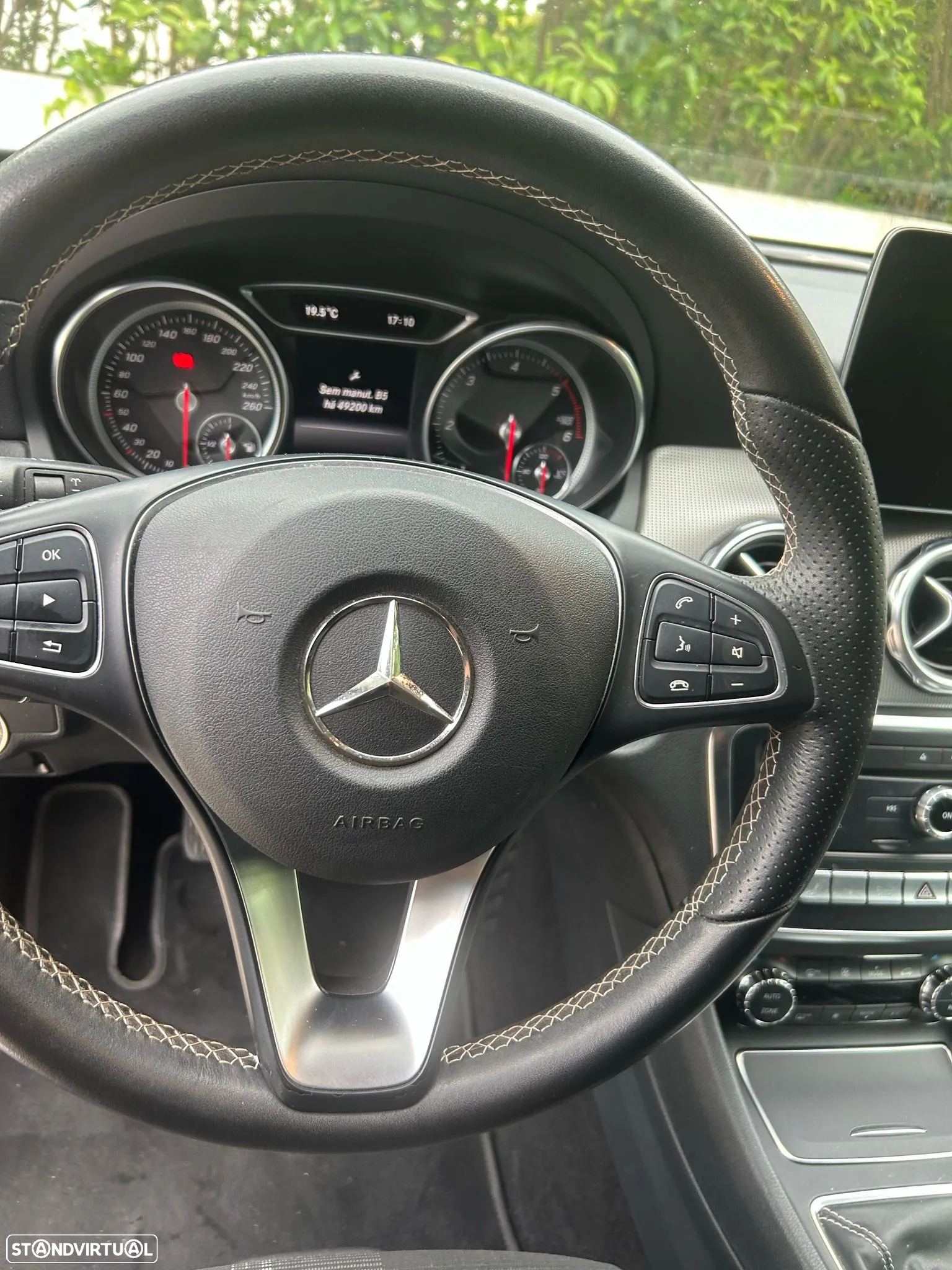 Mercedes-Benz 180 - 8