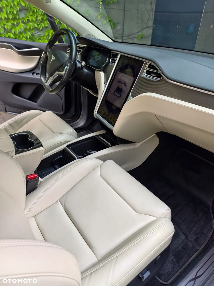 Tesla Model X Long Range Plus - 31