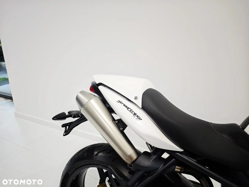 Triumph Street Triple - 11