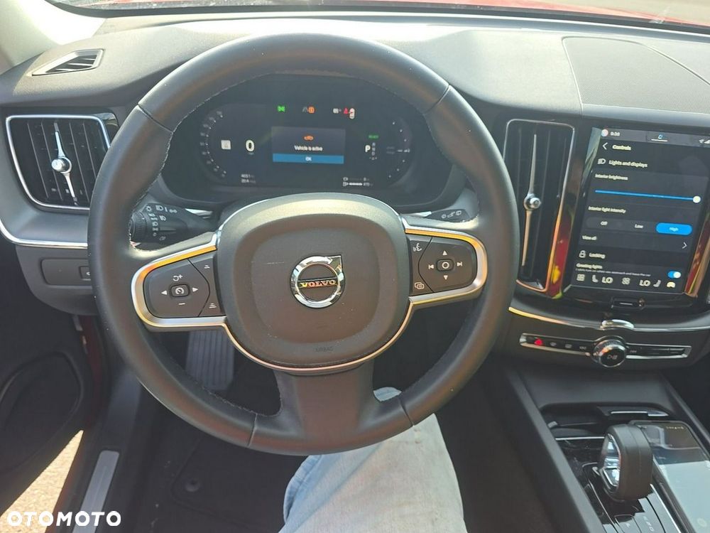 Volvo XC 60 T8 Plug-In Hybrid AWD Core - 8