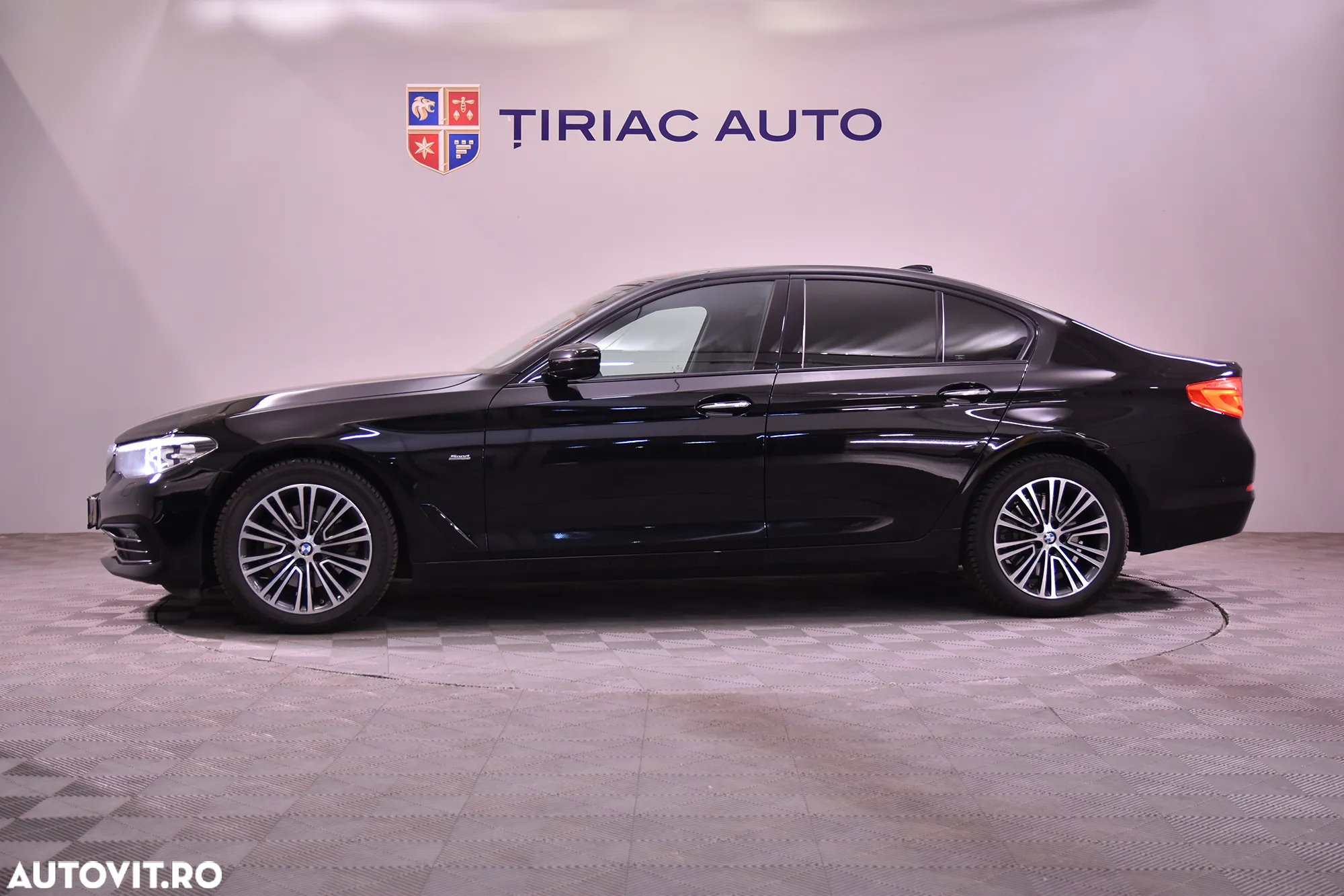 BMW Seria 5 520d Aut. Sport Line - 2
