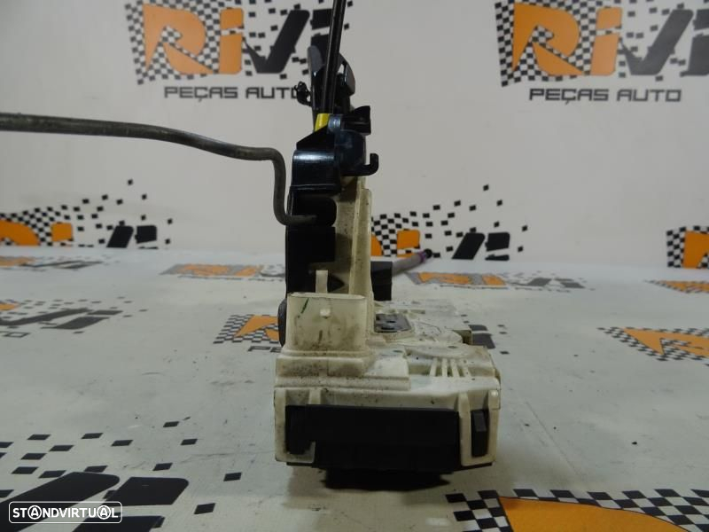 Fecho Da Porta Frente Direita Mercedes-Benz C-Class (W204)  A 204 720 - 3