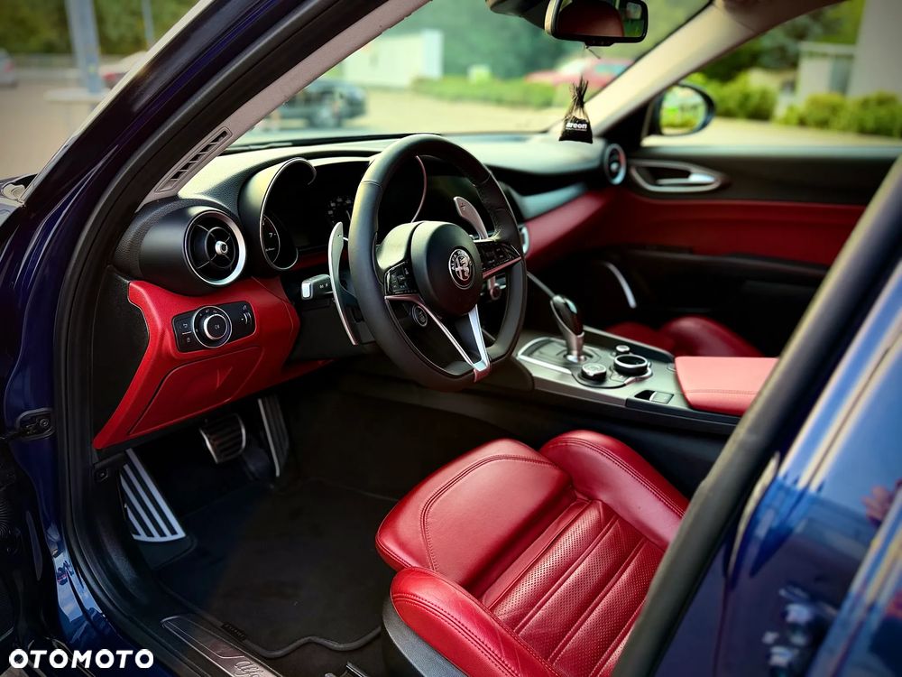 Alfa Romeo Giulia 2.0 Turbo 16V AT8 Veloce Ti - 17