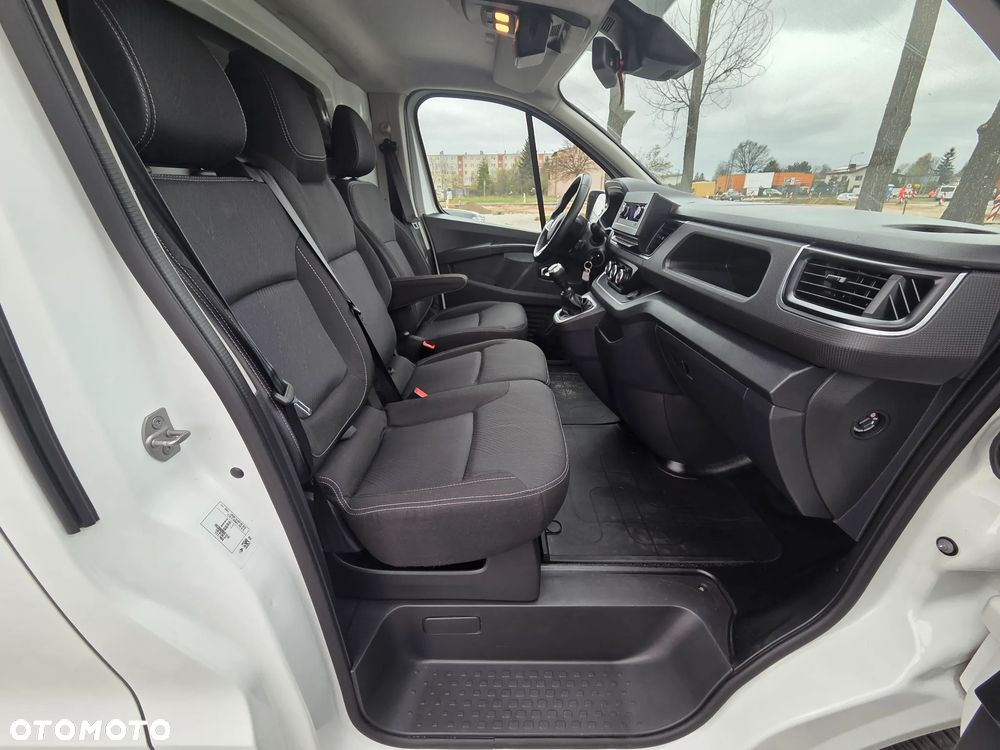 Renault Trafic - 16