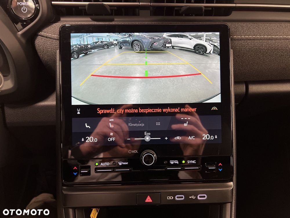 Lexus LBX 1.5 Hybrid - 29