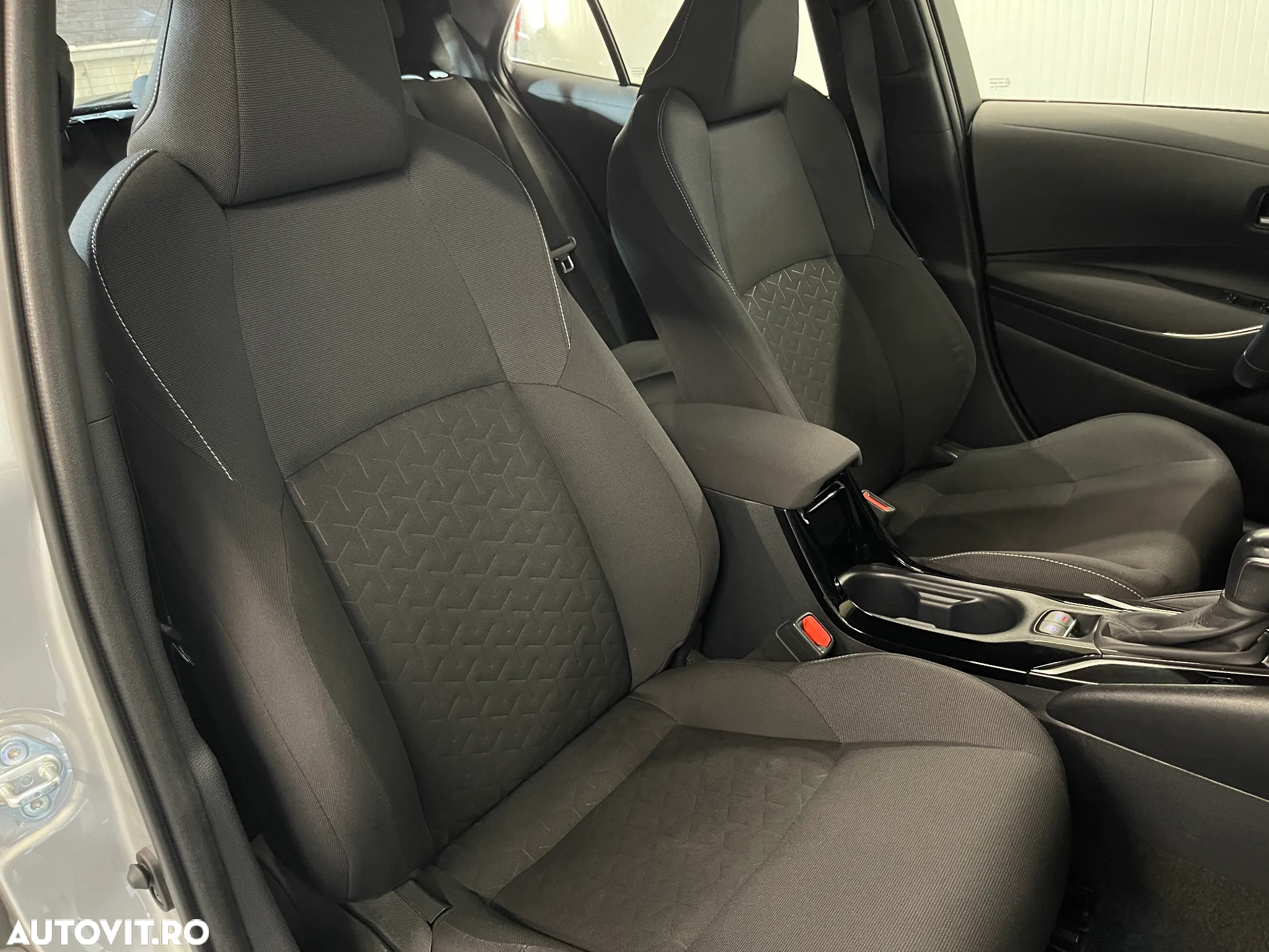 Toyota Corolla 1.8 HSD Dynamic - 9