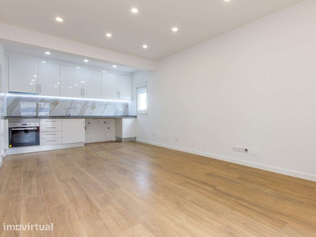 Onde a Luz Encontra o Design | T1 Remodelado com Varanda e Open Spa... - Grande imagem: 2/22