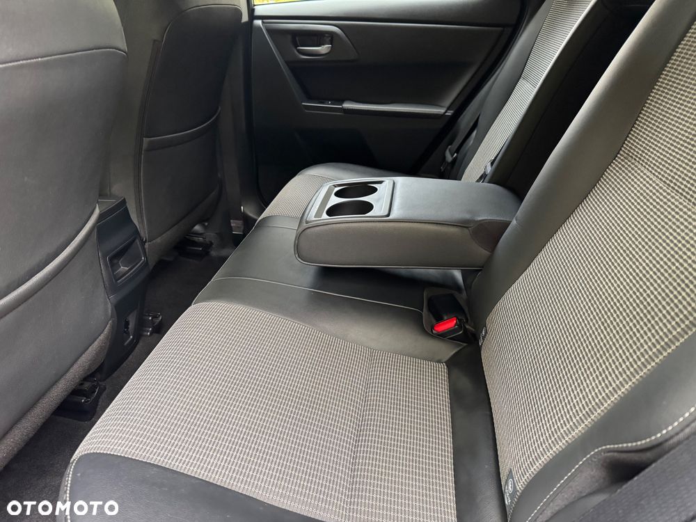 Toyota Auris 1.8 Executive - 11