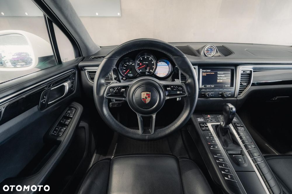 Porsche Macan Turbo - 12