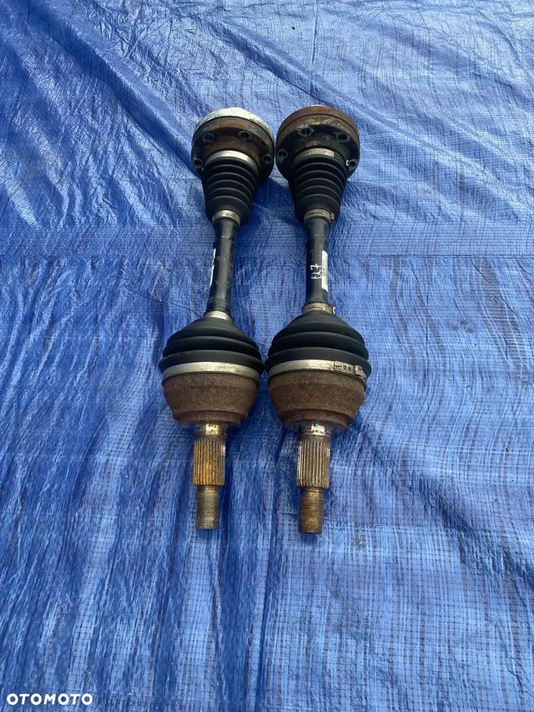 PÓŁOŚ PRAWA LEWA PRZÓD PRZEDNIA TOUAREG PORSCHE CAYENNE AUDI Q7 I 4L 3.0 TDI 2005-2009 7L0407271E - 2